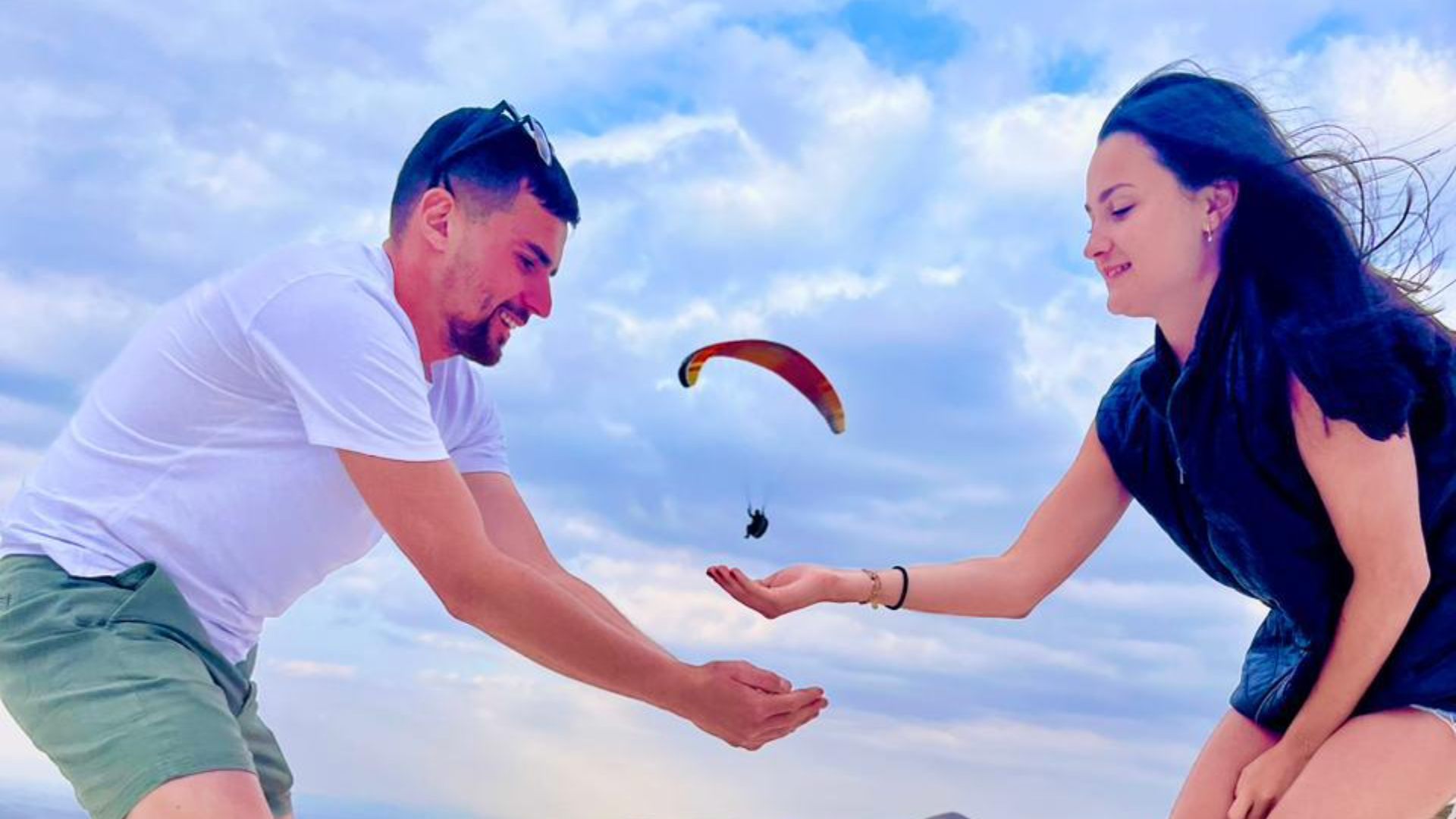 Paragliding + Camel Tour in Agafay: 1-Hour Desert Adventure